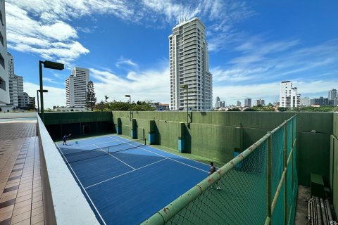Condominio de 3 dormitorios en Bangkok, Tailandia № 68009 - foto 23