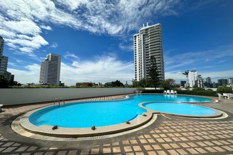 Condominio de 3 dormitorios en Bangkok, Tailandia № 68009 - foto 20
