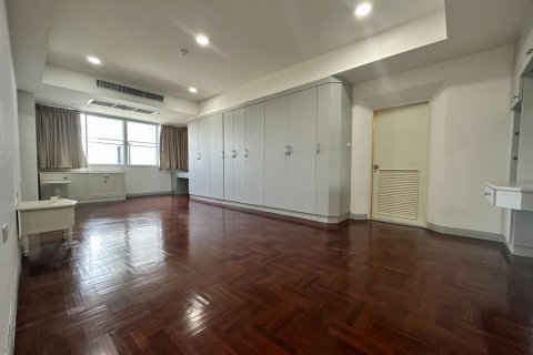 Condominio de 3 dormitorios en Bangkok, Tailandia № 68009 - foto 11