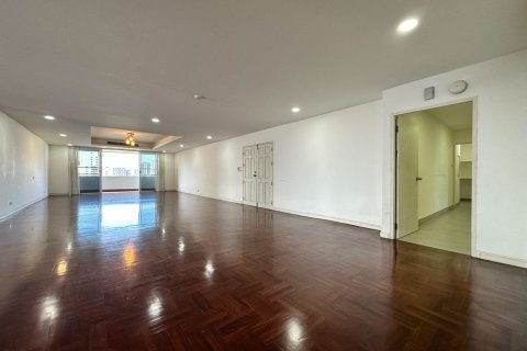 Condominio de 3 dormitorios en Bangkok, Tailandia № 68009 - foto 3