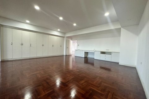 Condominio de 3 dormitorios en Bangkok, Tailandia № 68009 - foto 10