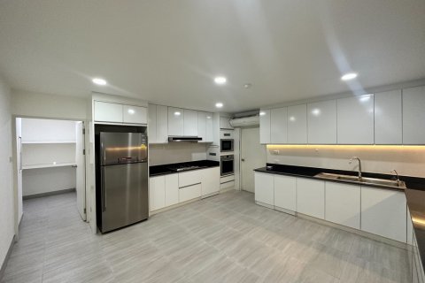 Condominio de 3 dormitorios en Bangkok, Tailandia № 68009 - foto 6