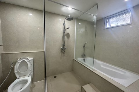 Condominio de 3 dormitorios en Bangkok, Tailandia № 68009 - foto 19