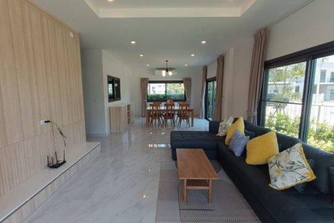 Casa de 4 dormitorios en Phuket, Tailandia № 162724 - foto 3