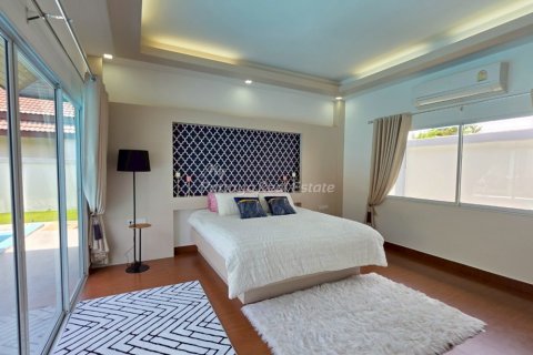 Casa de 3 dormitorios en Sattahip, Tailandia № 170321 - foto 10