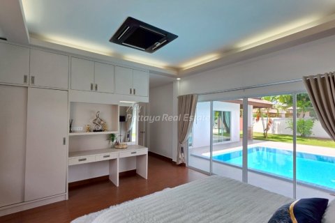 Casa de 3 dormitorios en Sattahip, Tailandia № 170321 - foto 13
