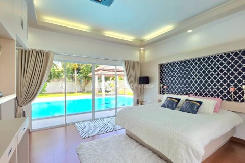 Casa de 3 dormitorios en Sattahip, Tailandia № 170321 - foto 12