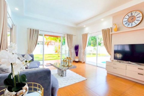 Casa de 3 dormitorios en Sattahip, Tailandia № 170321 - foto 3