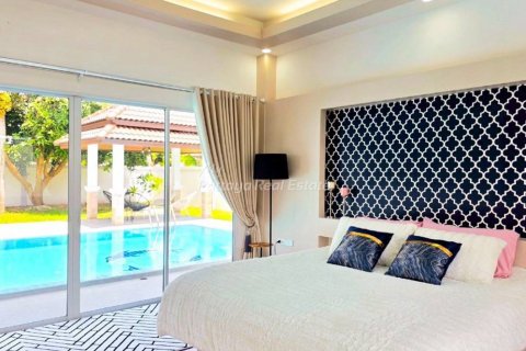 Casa de 3 dormitorios en Sattahip, Tailandia № 170321 - foto 9