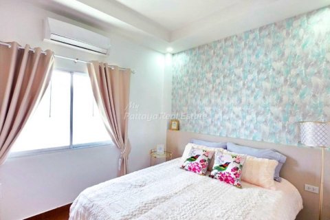 Casa de 3 dormitorios en Sattahip, Tailandia № 170321 - foto 15