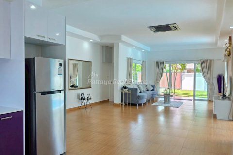 Casa de 3 dormitorios en Sattahip, Tailandia № 170321 - foto 6