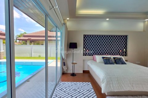 Casa de 3 dormitorios en Sattahip, Tailandia № 170321 - foto 11