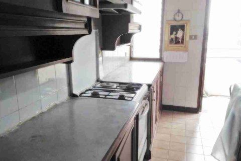 Condominio de 4 dormitorios en Bangkok, Tailandia № 183332 - foto 12