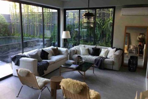 Casa de 4 dormitorios en Bangkok, Tailandia № 183327 - foto 2