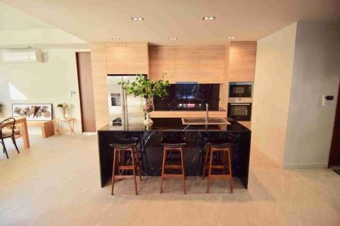 Casa de 4 dormitorios en Bangkok, Tailandia № 183327 - foto 3