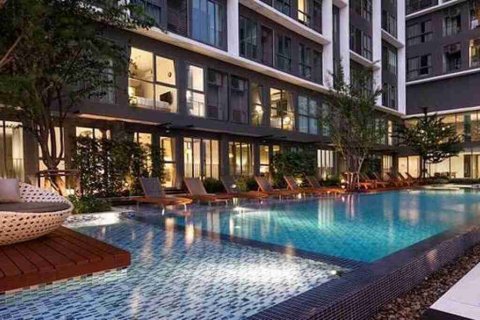 Eigentumswohnung in Bangkok, Thailand, 1 Schlafzimmer  № 183329 - Foto 2