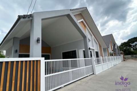 Casa de 3 dormitorios en San Sai, Tailandia № 205592 - foto 2