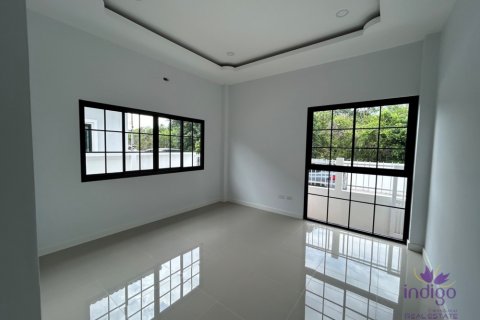Casa de 3 dormitorios en San Sai, Tailandia № 205592 - foto 6