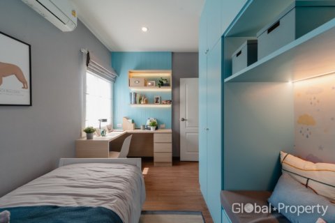 Casa de 3 dormitorios en Rayong, Tailandia № 135339 - foto 15