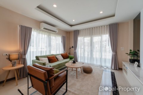 Casa de 3 dormitorios en Rayong, Tailandia № 135339 - foto 6