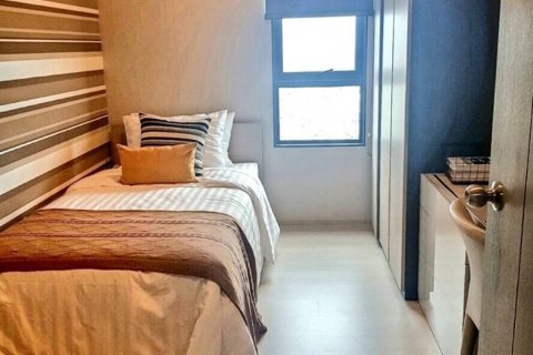 Condominio de 2 dormitorios en Samut Prakan, Tailandia № 116843 - foto 6