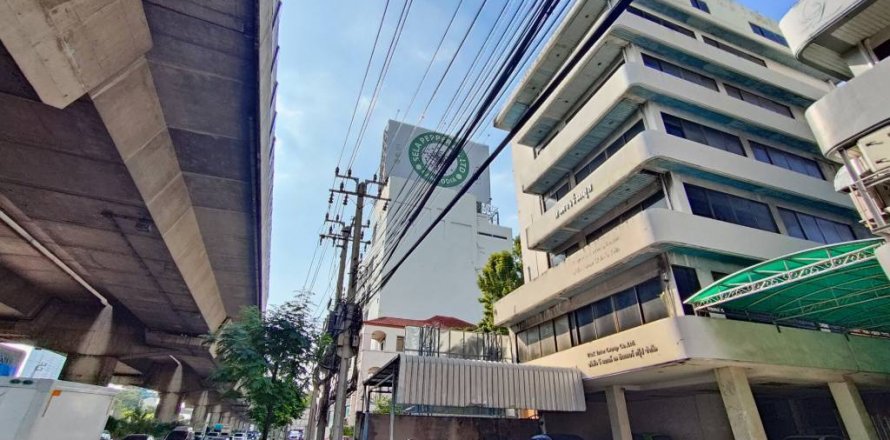 Local comercial 1050 m2 en Suan Luang, Bangkok, Tailandia № 116846