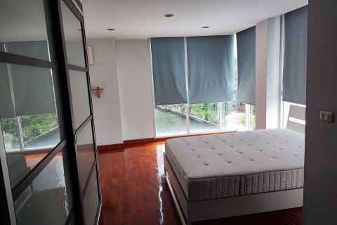 Condo à Watthana, Bangkok, Thaïlande, 3 chambres № 47647 - photo 8