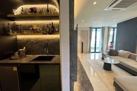 Casa de 6 dormitorios en Pattaya, Tailandia № 74254 - foto 30