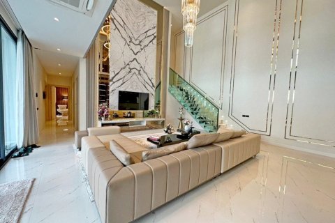 Casa de 6 dormitorios en Pattaya, Tailandia № 74254 - foto 6
