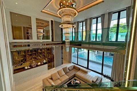 Casa de 6 dormitorios en Pattaya, Tailandia № 74254 - foto 8