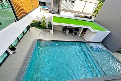 Casa de 6 dormitorios en Pattaya, Tailandia № 74254 - foto 5