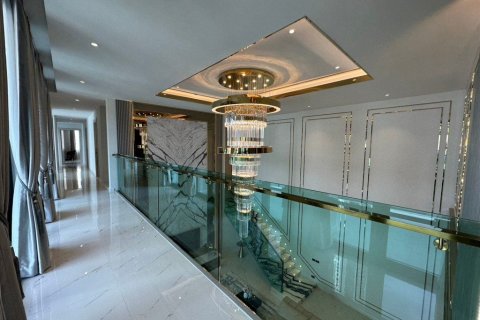 Casa de 6 dormitorios en Pattaya, Tailandia № 74254 - foto 15