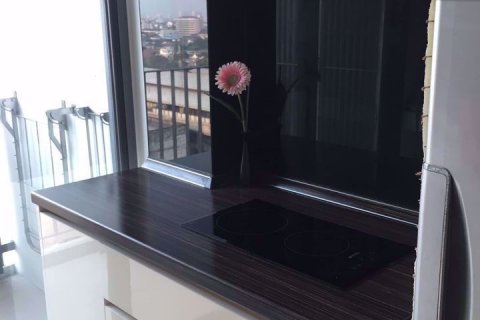 Condominio de 1 dormitorio en Phra Khanong, Bangkok, Tailandia № 47972 - foto 4
