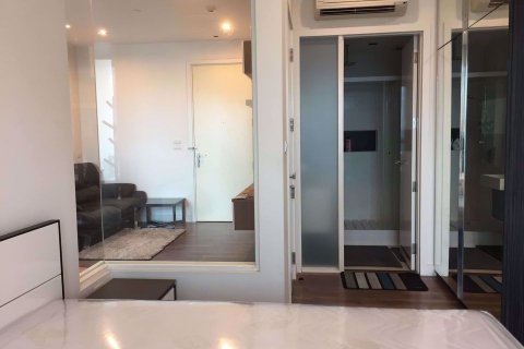 Condominio de 1 dormitorio en Phra Khanong, Bangkok, Tailandia № 47972 - foto 5