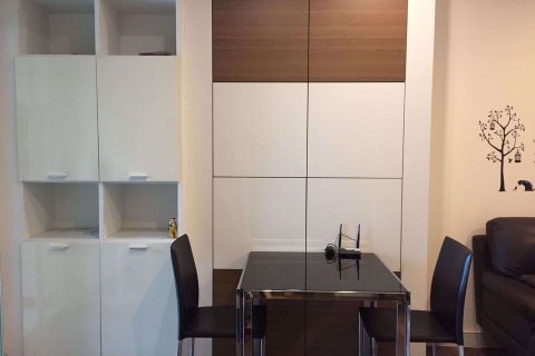 Condominio de 1 dormitorio en Phra Khanong, Bangkok, Tailandia № 47972 - foto 3