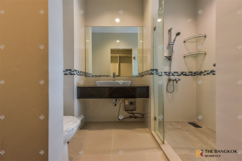 Condo in Bangkok, Thailand, 1 bedroom  № 185891 - photo 9