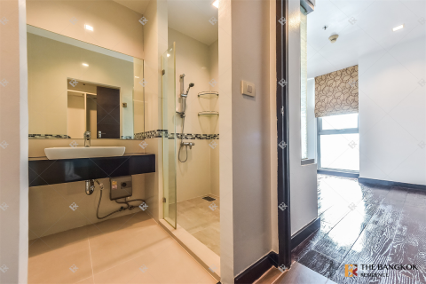Condo in Bangkok, Thailand, 1 bedroom  № 185891 - photo 2