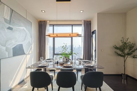 Ático de 3 dormitorios en Bangkok, Tailandia № 209677 - foto 17