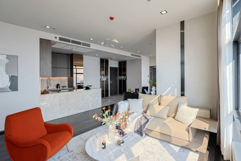 Ático de 3 dormitorios en Bangkok, Tailandia № 209677 - foto 11