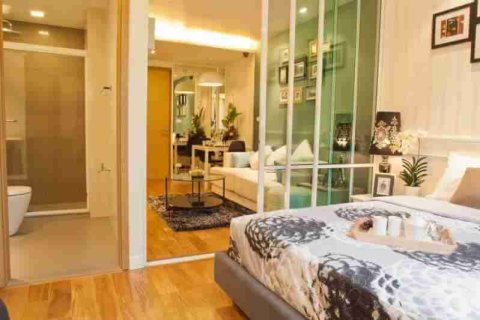 Eigentumswohnung in Bangkok, Thailand, 1 Schlafzimmer  № 183159 - Foto 4