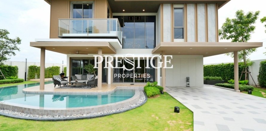 House in Pattaya, Thailand 4 bedrooms № 198422