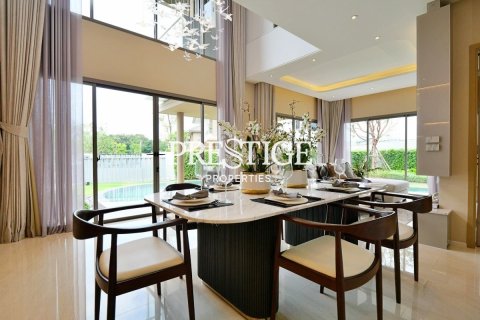 House in Pattaya, Thailand 4 bedrooms № 198422 - photo 5