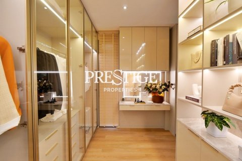 House in Pattaya, Thailand 4 bedrooms № 198422 - photo 17