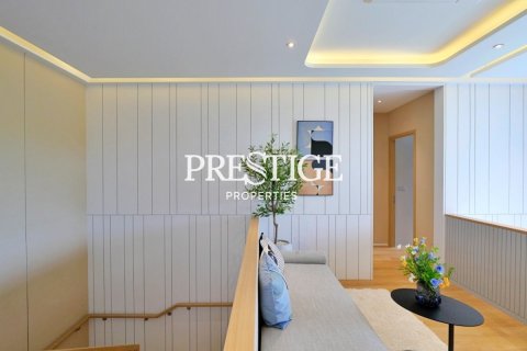 House in Pattaya, Thailand 4 bedrooms № 198422 - photo 26