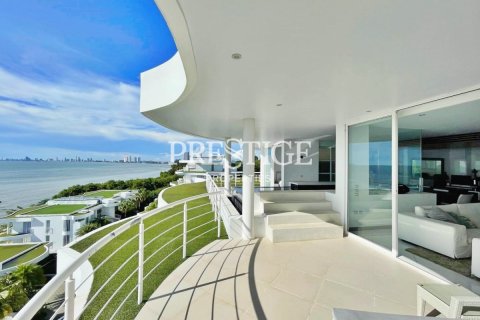 Studio in the Condo in Pattaya, Thailand  № 198424