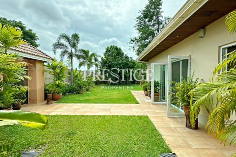 House in Pattaya, Thailand 3 bedrooms № 198423 - photo 27