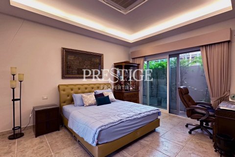 House in Pattaya, Thailand 3 bedrooms № 198423 - photo 10