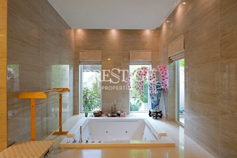 House in Pattaya, Thailand 3 bedrooms № 198423 - photo 15