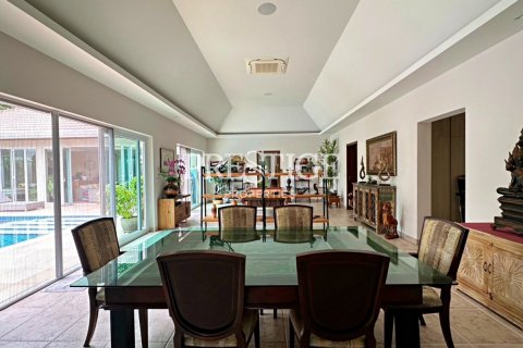 House in Pattaya, Thailand 3 bedrooms № 198423 - photo 5