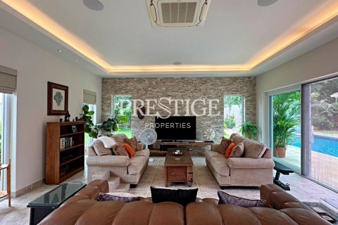 House in Pattaya, Thailand 3 bedrooms № 198423 - photo 3